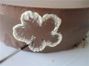 巧克力慕斯刷绣蛋糕的做法步骤30