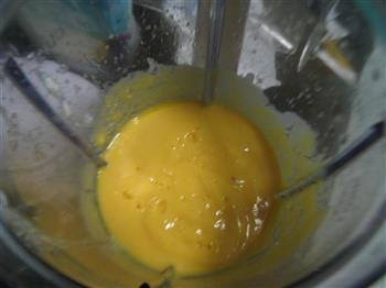 酸奶芒果慕斯蛋糕的做法图解2