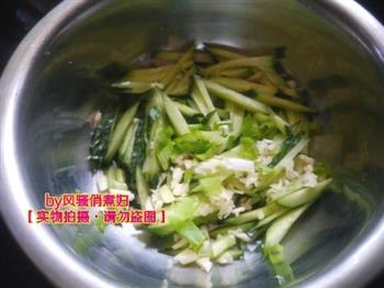 黄瓜凉拌金针菇的做法步骤2