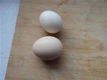 蒜苗炒鸡蛋的做法步骤1