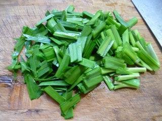 韭菜炒绿豆芽的做法图解4
