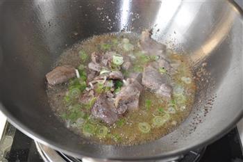山芹菜炒肉的做法步骤4