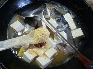 豆腐煮鱼头的做法图解10
