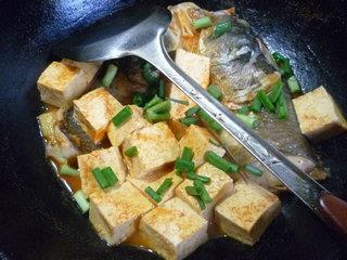豆腐煮鱼头的做法图解12