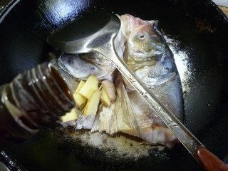豆腐煮鱼头的做法图解5