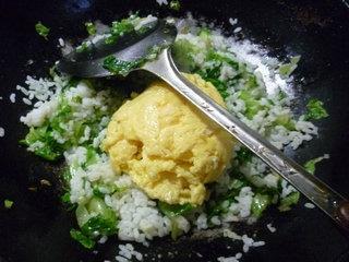 生菜鸡蛋炒饭的做法步骤9