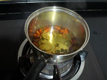 红枣枸杞菊花茶的做法步骤7