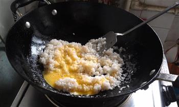 蒜苔蛋炒饭的做法步骤7