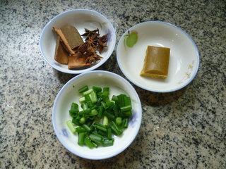 咖喱牛肉山药汤的做法图解2