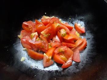 番茄鸡蛋卤肉面的做法步骤4