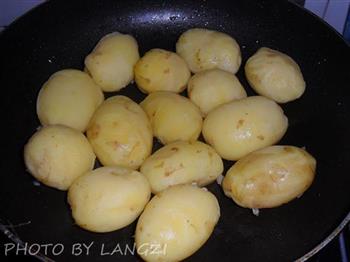孜然椒盐小土豆的做法步骤4