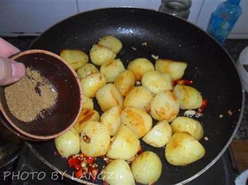 孜然椒盐小土豆的做法步骤7