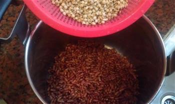 赤小豆薏米粥的做法图解1