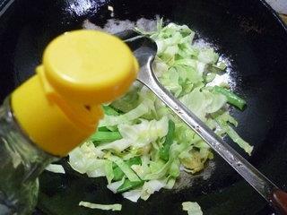 梅豆炒牛心菜的做法步骤8