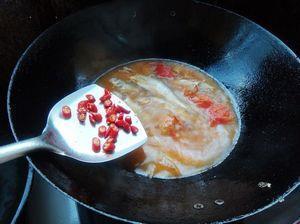 水蕨煮河鱼的做法步骤9