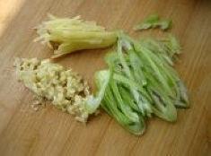 蒜苔炒肉丝的做法步骤3