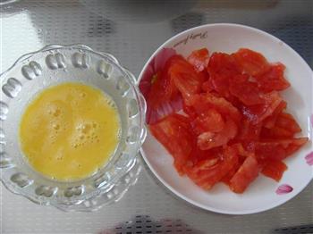 茄丁番茄鸡蛋捞面的做法步骤2