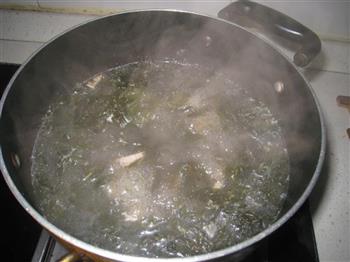 猪肝紫菜蛋花汤的做法步骤5