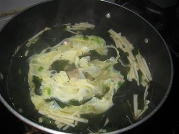 藻菇蛋花汤的做法步骤7