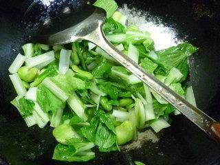 小白菜炒蚕豆的做法图解8