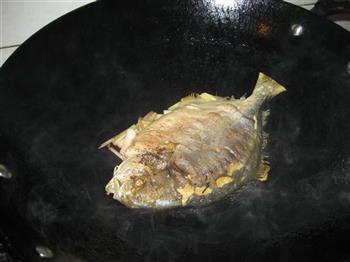 红烧金鲳鱼的做法步骤5