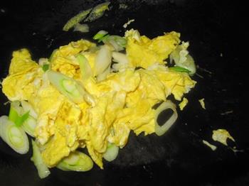大葱炒鸡蛋的做法步骤7
