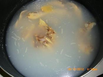大白菜鸡汤面的做法步骤1