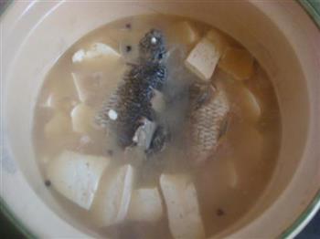 鲫鱼豆腐汤的做法步骤10