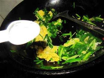韭菜炒鸡蛋的做法步骤10