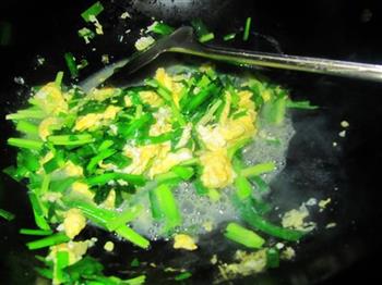 韭菜炒鸡蛋的做法步骤11