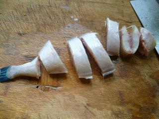 香干烧橡皮鱼的做法步骤4
