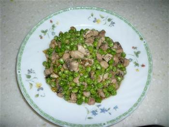 豌豆鱼丁和鱼骨汤的做法步骤11