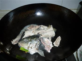 豌豆鱼丁和鱼骨汤的做法图解14