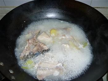 豌豆鱼丁和鱼骨汤的做法步骤16