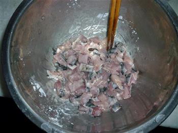 豌豆鱼丁和鱼骨汤的做法步骤4