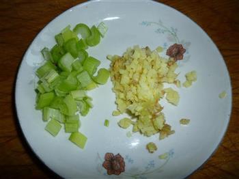 豌豆鱼丁和鱼骨汤的做法图解5