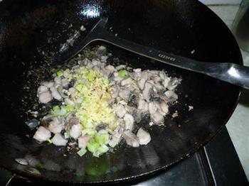 豌豆鱼丁和鱼骨汤的做法图解8