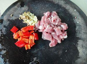肉片炒四季豆的做法步骤1