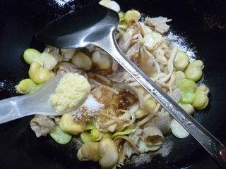黄花菜面筋炒蚕豆的做法步骤12