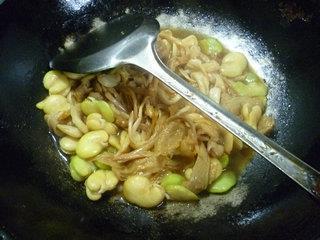 黄花菜面筋炒蚕豆的做法步骤13