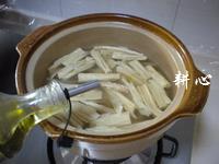 黄花菜腐竹排骨汤的做法图解10