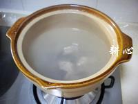 黄花菜腐竹排骨汤的做法步骤5