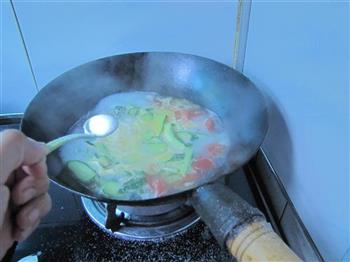 西红柿黄瓜鸡蛋汤的做法步骤8