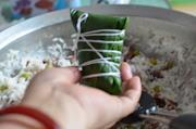 豌豆腊肠粽的做法步骤11