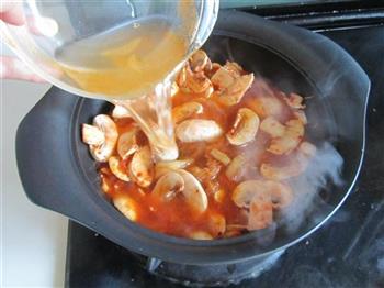 韩式泡菜肥牛锅的做法步骤5