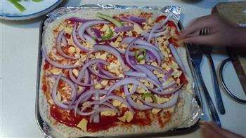 自制披萨的做法步骤10