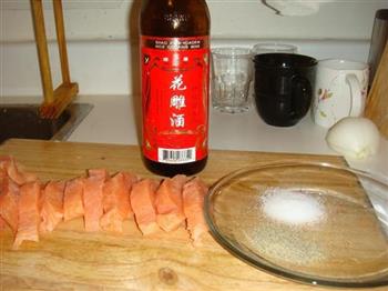 蒜蓉香煎三文鱼的做法步骤2