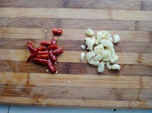 蒜粒炒红苋菜的做法图解3