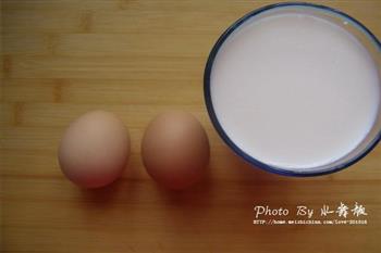 牛奶蒸蛋羹的做法步骤1