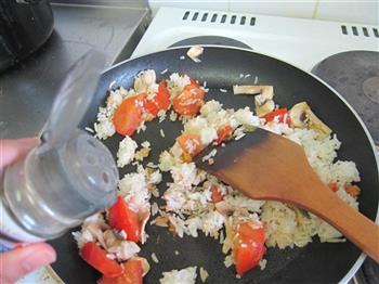 蘑菇鸡肉焗饭的做法步骤8